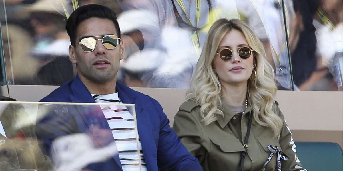La cantante argentina y el futbolista colombiano le dieron una grata sorpresa a sus seguidores en Instagram que se llevó miles de suspiros.