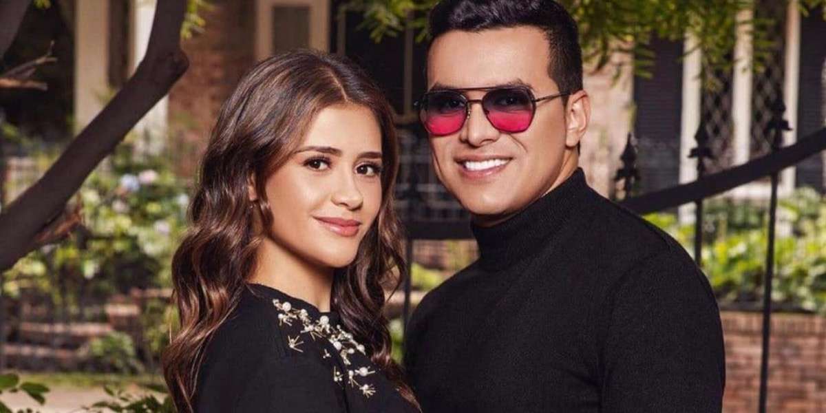 La esposa del cantante sabe como consentirlo.