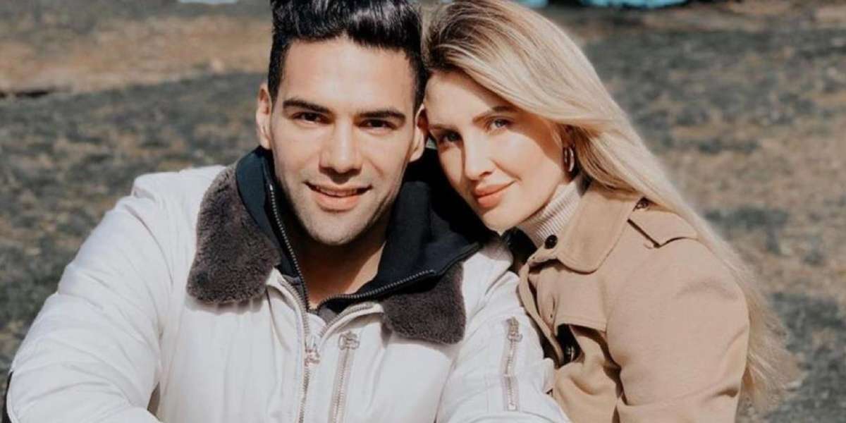 La esposa y la hija menor del futbolista finalmente salieron del hospital