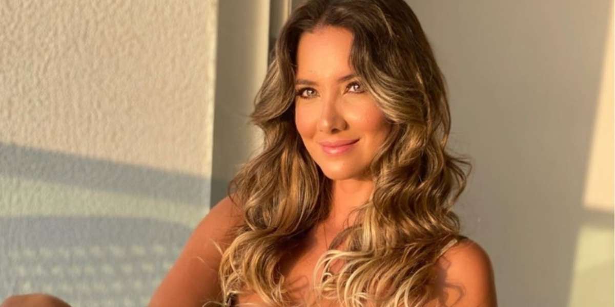 La ex Señorita Colombia se robó los elogios del cantante al atreverse a bailar una de sus más recientes canciones.