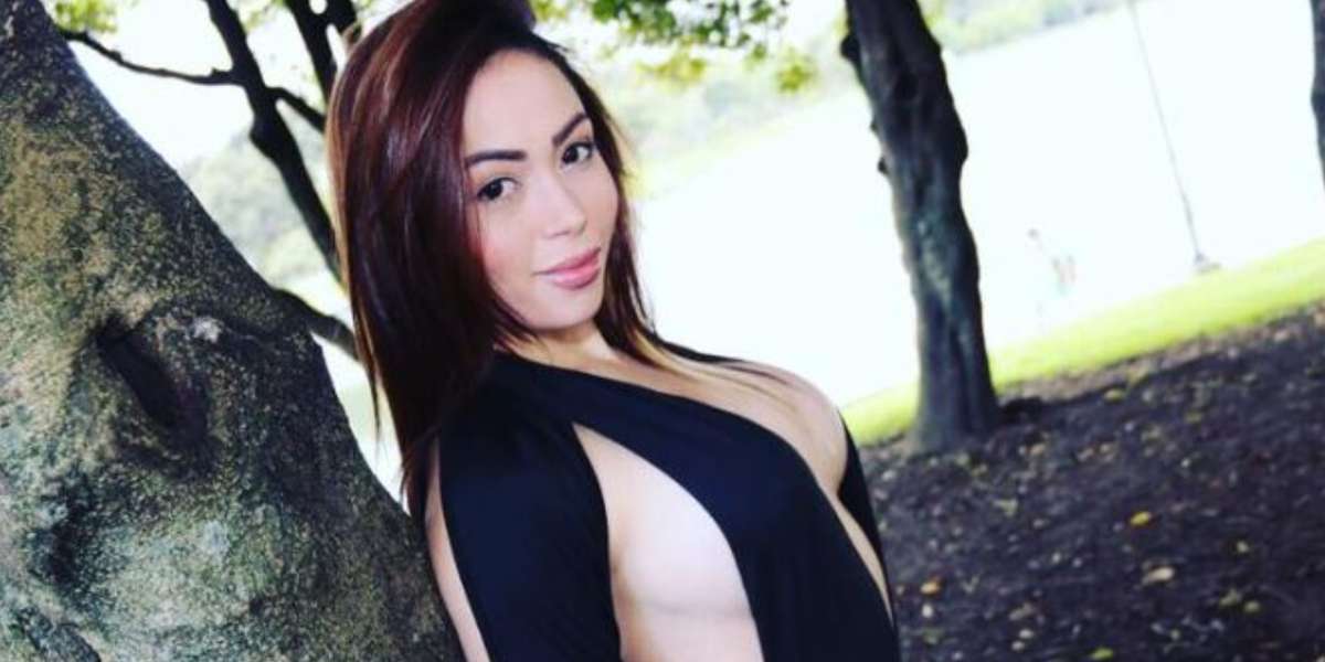 La famosa luce irreconocible en la imagen posteada por su madre.