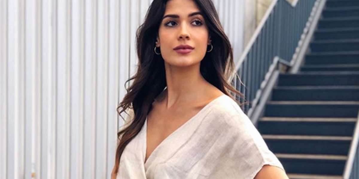 La finalista de Miss Universo 2019 llegará a las pantallas para presentar el famoso concurso. 