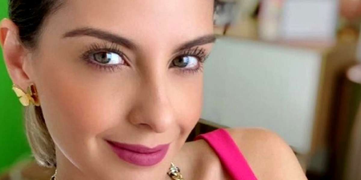 La hermosa presentadora, dejó a su empleada totalmente sorprendida.