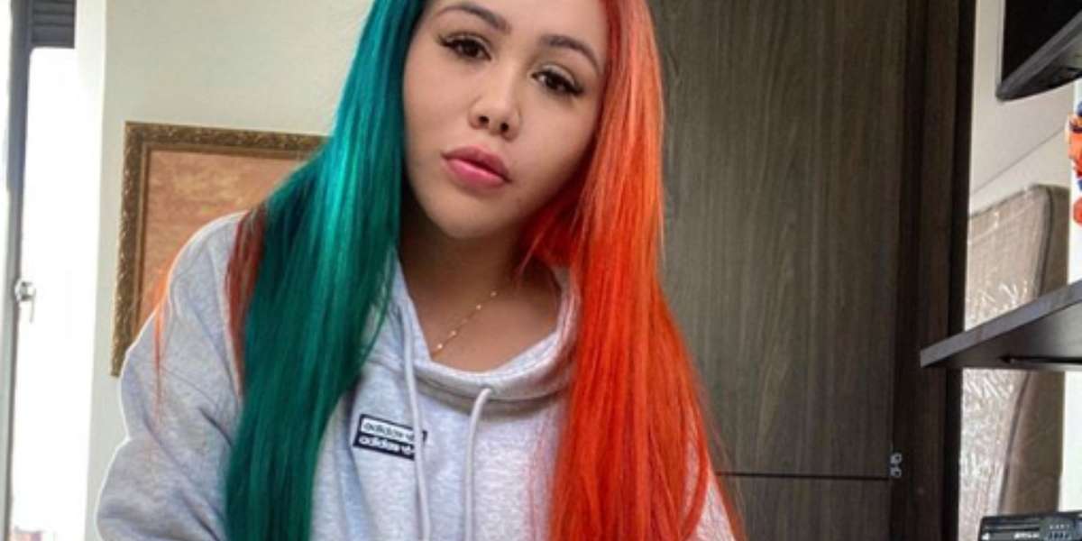 La influencer y empresaria de 25 años reveló todos los detalles sobre sus operaciones estéticas y lo que gastó en ellas. Te sorprenderás lo que se puede comprar con ese dinero.