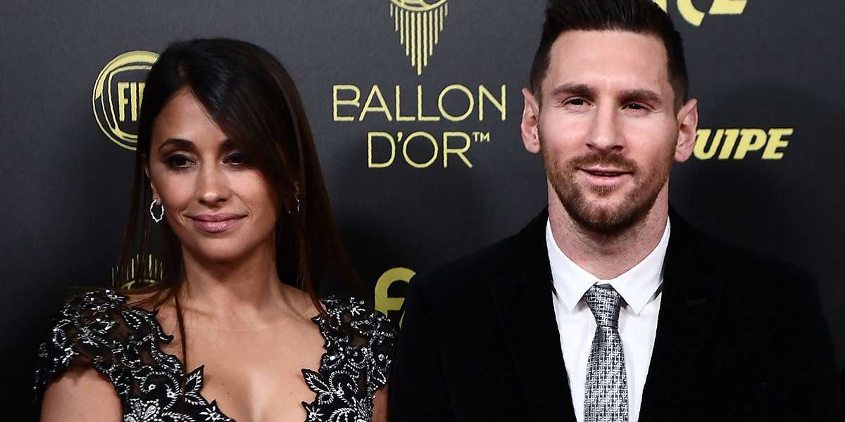 La modelo argentina y esposa de La Pulga se pronunció en Instagram un par de horas después de conocerse la salida del jugador del equipo español.
