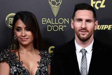 La modelo argentina y esposa de La Pulga se pronunció en Instagram un par de horas después de conocerse la salida del jugador del equipo español.