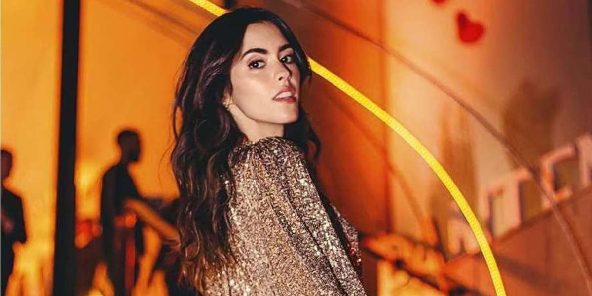 La modelo estaría estrenando amor y se ve más feliz que nunca