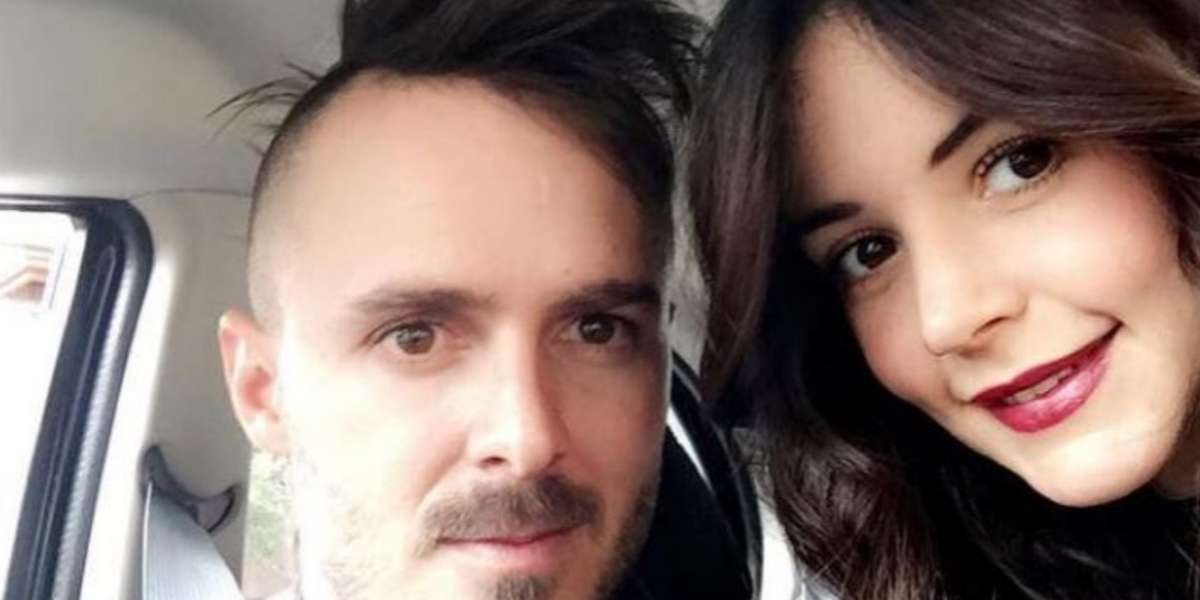 La pareja de artistas que llevan más de 12 años juntos, compartieron con sus seguidores si se ven juntos o no.