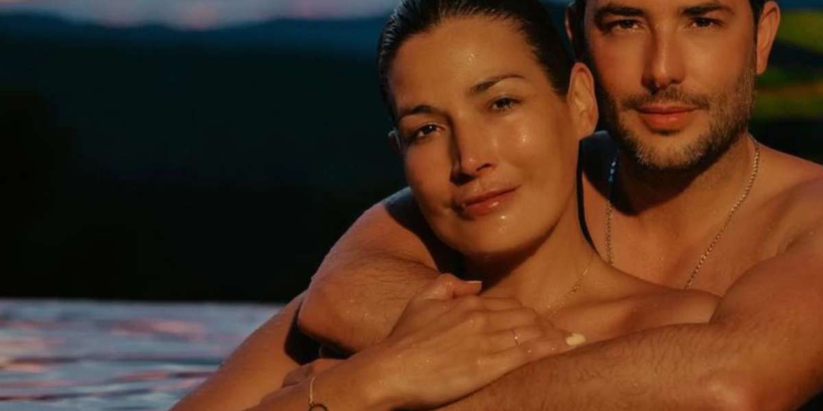 La pareja estuvo en el lanzamiento del remake de 'Hasta que la plata nos separe', allí contó cual ha sido su deuda más grande. 