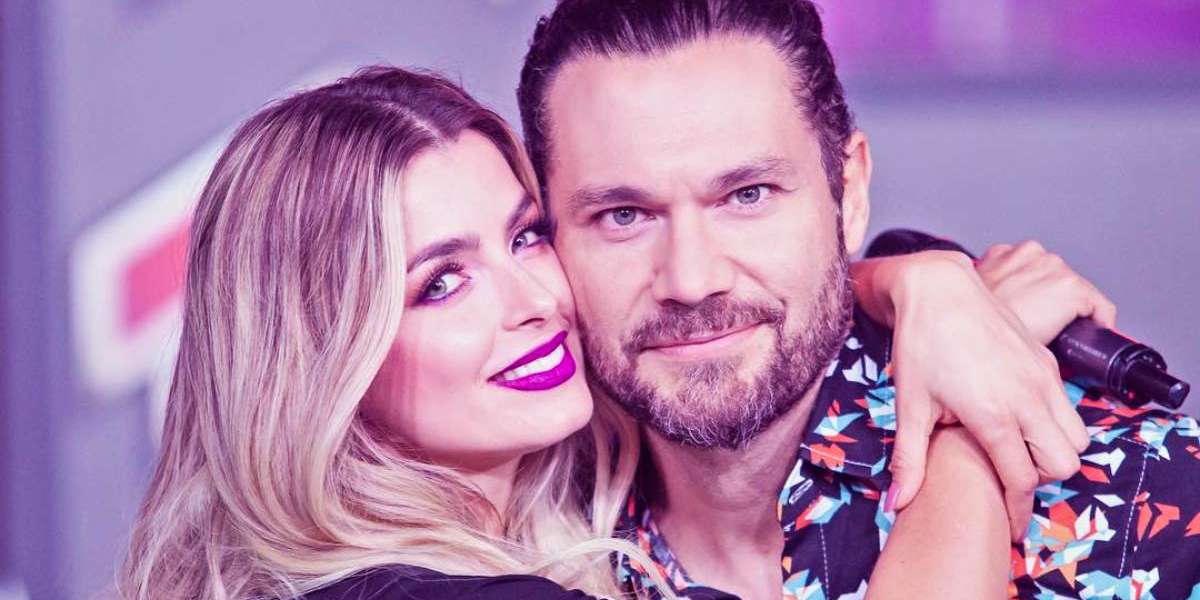 La pareja sigue compartiendo detalles e información en sus redes sociales por la llegada de su bebé.