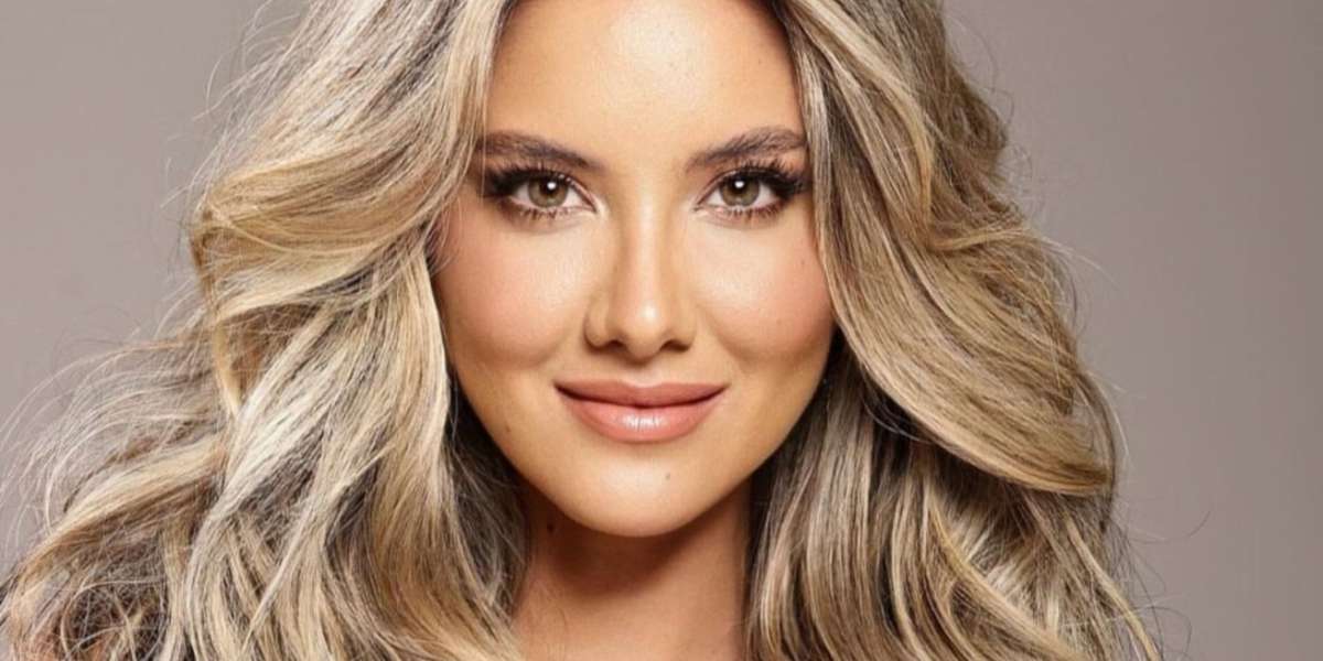 La presentadora enamoró a todos con su look para matrimonio