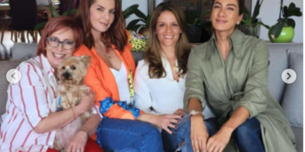 La presentadora se reunió con el ‘petit comité', el grupo de amigas presentadoras del que ella hace parte.