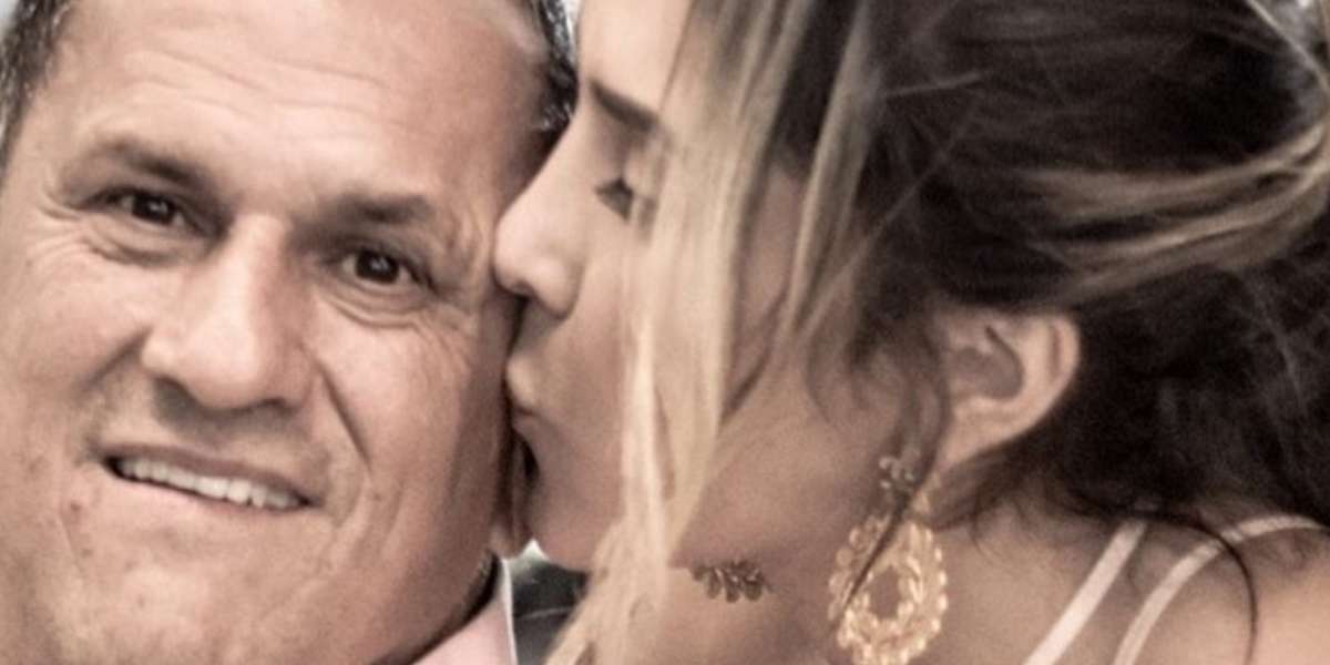 La reconocida empresaria compartió una tierna imagen con su fallecido padre.