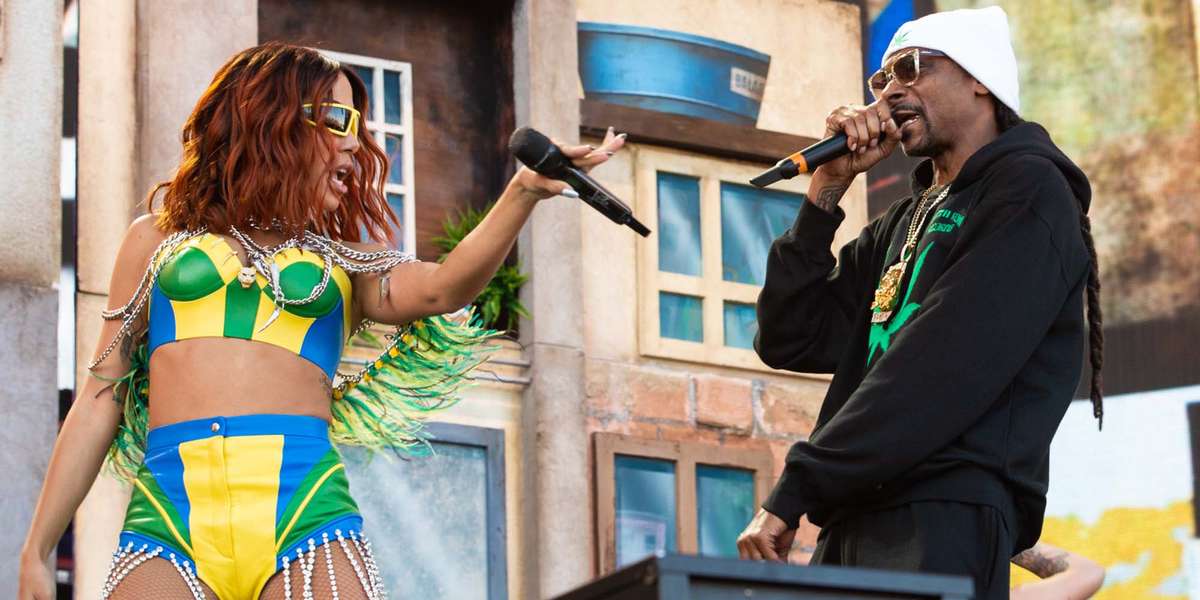 La sensual cantante brasileña llego por primera vez al gran festival y los puso a todos a bailar