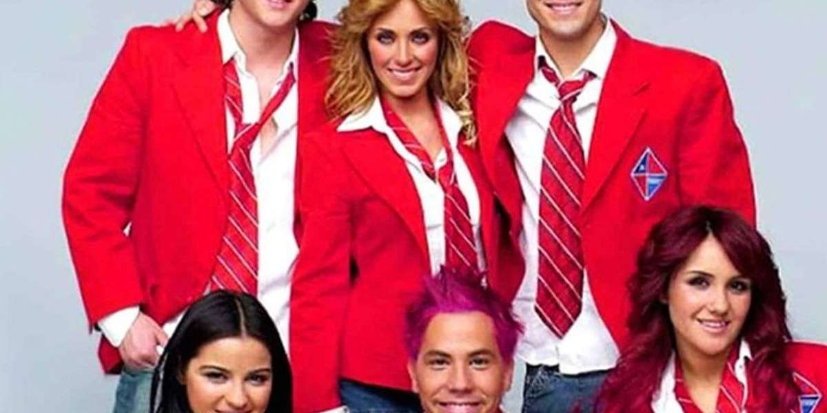 La serie mexicana que alborotó a todos los adolescentes con sus historias de amor y conflictos de juventud hicieron que sus actrices ganen altas sumas de dinero y Anahí y Maite Perroni no se quedaron atrás.
