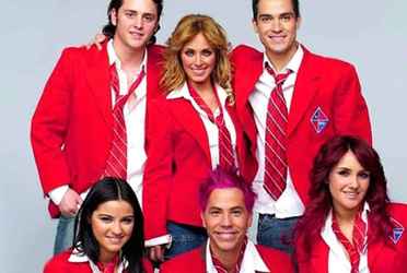 La serie mexicana que alborotó a todos los adolescentes con sus historias de amor y conflictos de juventud hicieron que sus actrices ganen altas sumas de dinero y Anahí y Maite Perroni no se quedaron atrás.