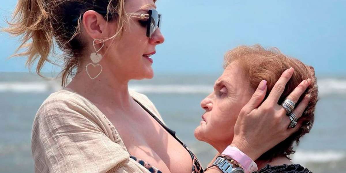 Luego de varios días en la Unidad de Cuidados Intensivos, falleció, Juana de Dios Arévalo, mamá de Ana Karina Soto.
