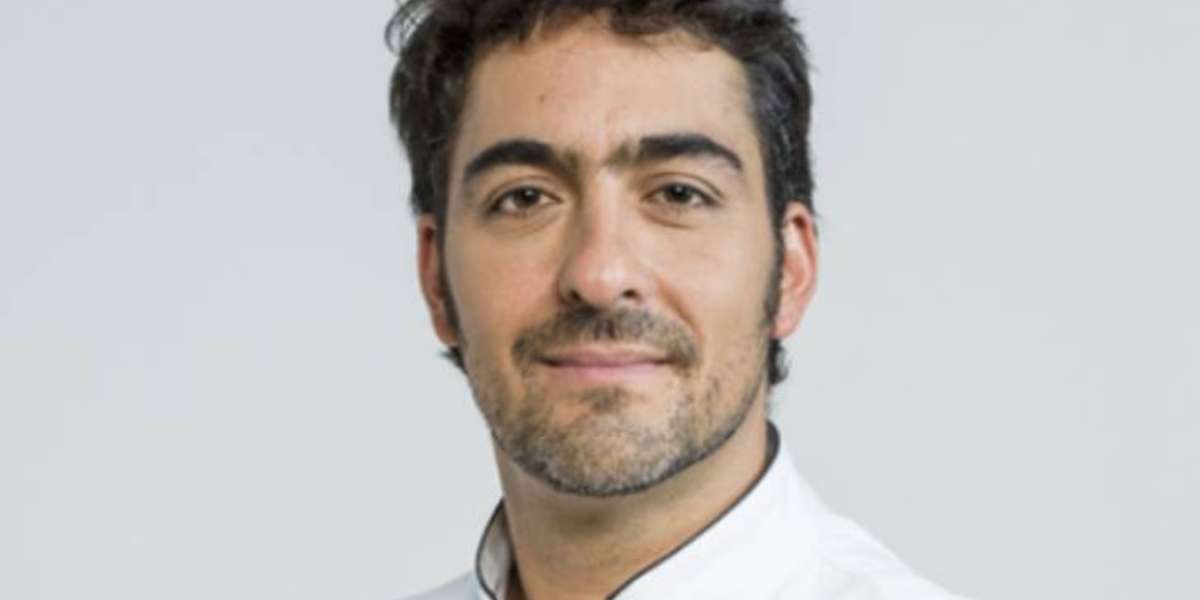 No cabe duda que el programa de Masterchef trae bastante fama no solo a sus participantes, sino también al jurado. Aquí te contamos cómo lucía el chef chileno antes del reality.