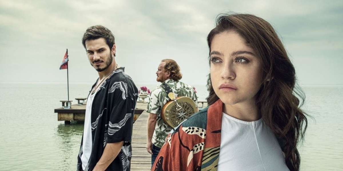 Nuevos y escandalosos rumores sobre los tres famosos que salpicaron la opinión pública. La mexicana y el cantante estarán más juntos.