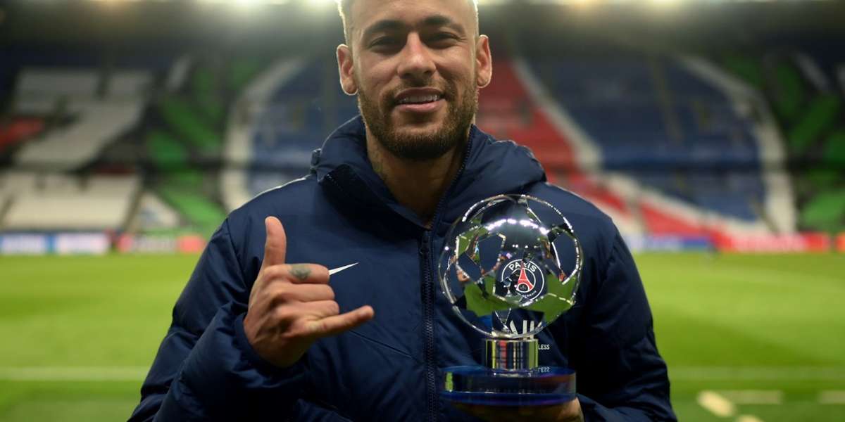 Se dio a conocer parte del millonario acuerdo contractual que firmó con el Paris Saint-Germain Football Club.