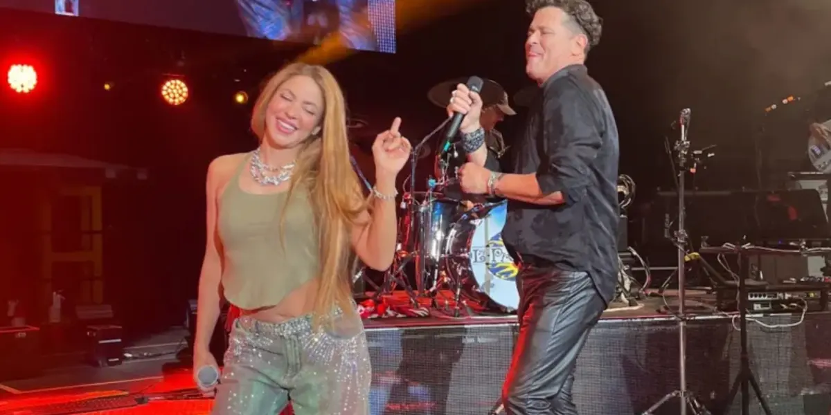 Shakira y Carlos Vives en el escenario. Imagen tomada de Billboard