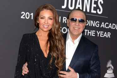 Te revelamos quien es este misterioso hombre que al parecer fue capturado coqueteando demás con Thalía.