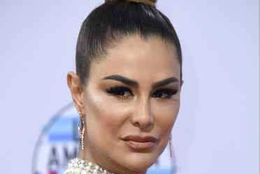Tras la pelea con su ex pareja Giovanni Medina, Ninel Conde quiere ver a su hijo para Navidad pero un descubrimiento podría alejarlo de él para siempre.